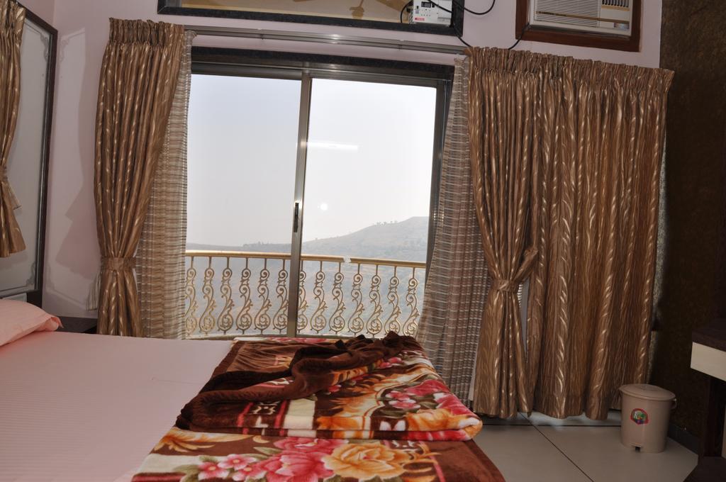 Hotel Raval Bunglow Panchgani Zimmer foto